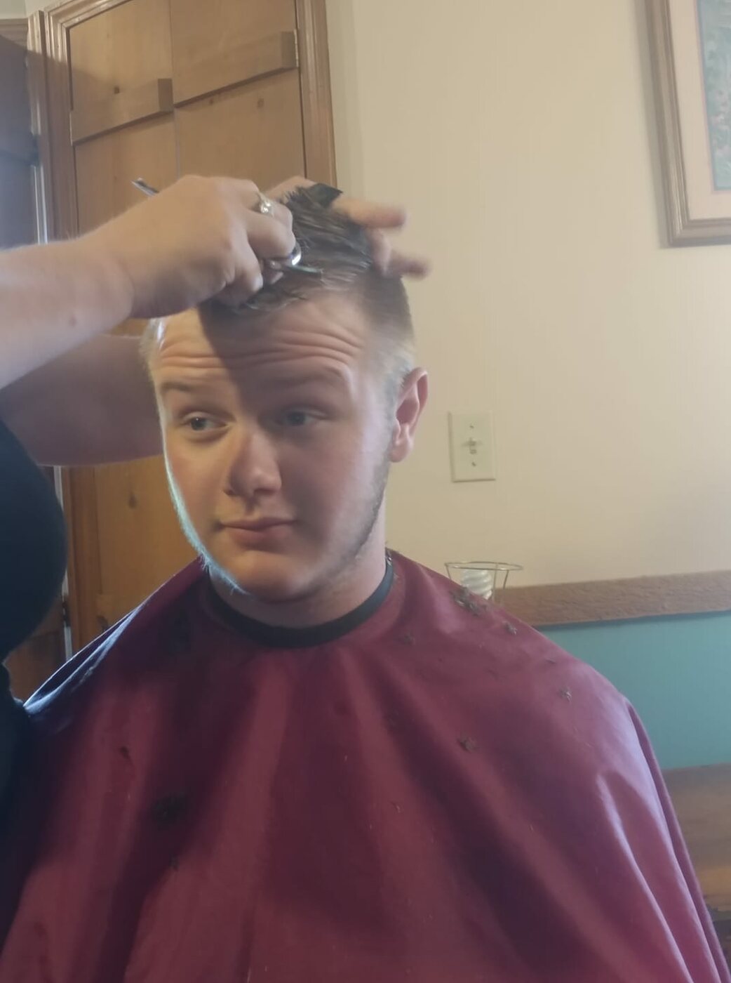 Men's haircut in progress